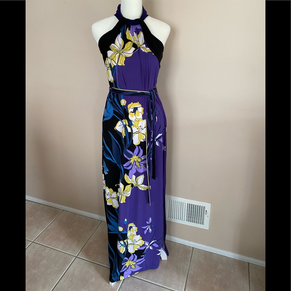 T Tahari maxi dress size M. Measure from pit to pit 17,5 inches vest 15,5 inches